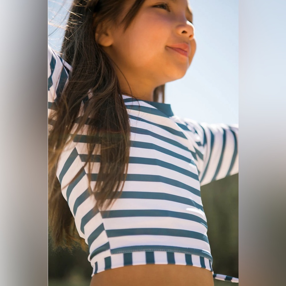 NWT Feather 4 arrow Kids ocean love cropped rash guard, navy and white stripe.